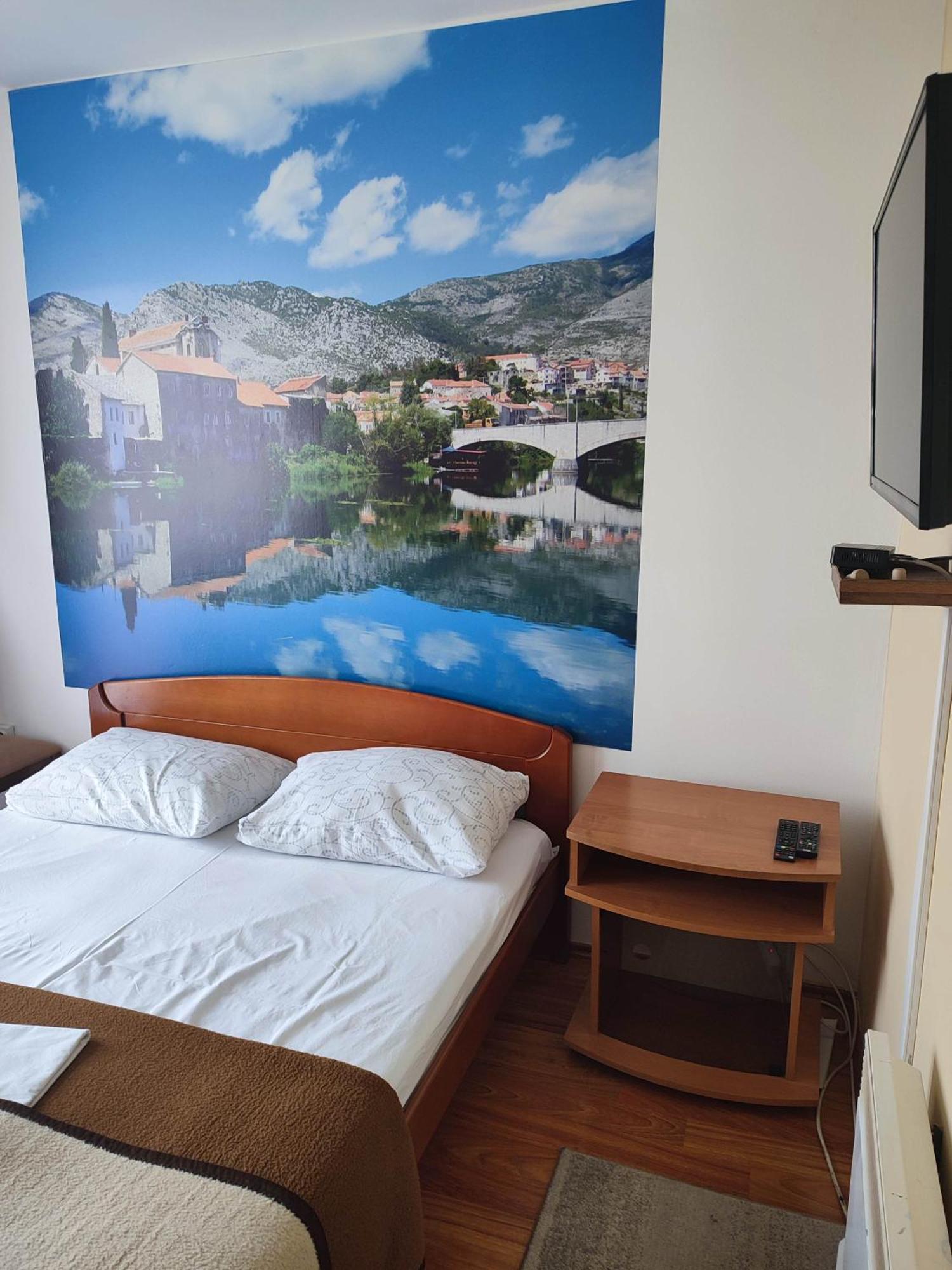 Pansion Kamin Panzió Lukavica Kültér fotó