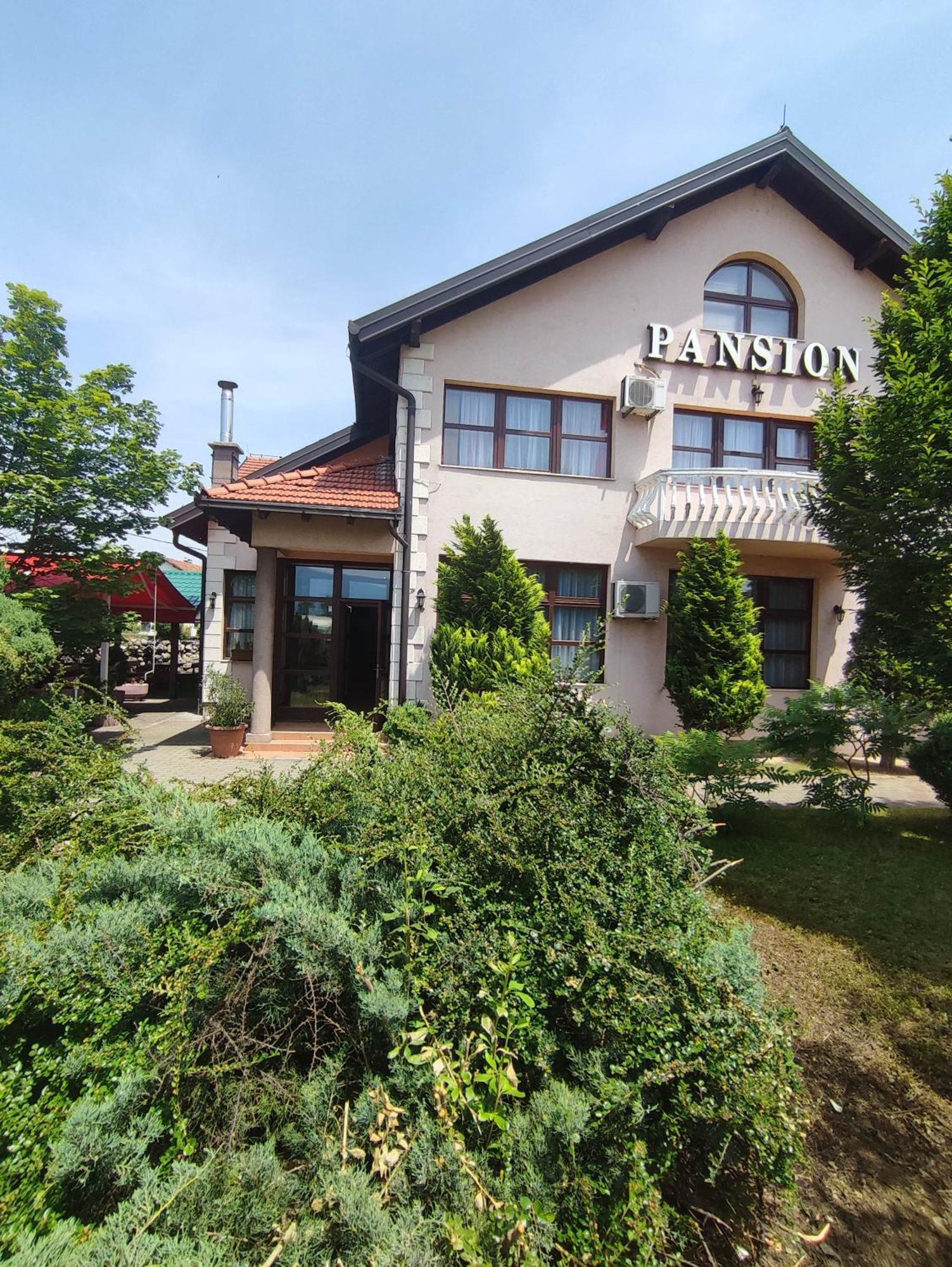Pansion Kamin Panzió Lukavica Kültér fotó